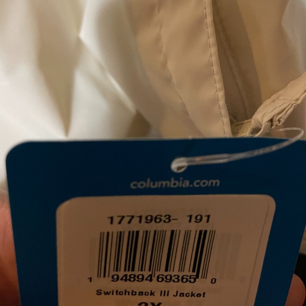 FIRM. COLUMBIA Women's Switchback Jacket. Packable HOODED Waterproof Raincoat - Picture 6 of 14